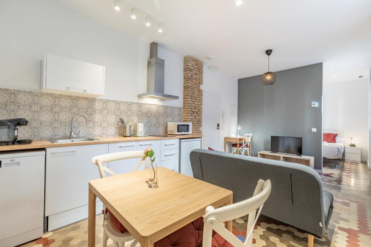 Apt With Antique Floor & Lots Of Sun Light Valencia Exterior foto